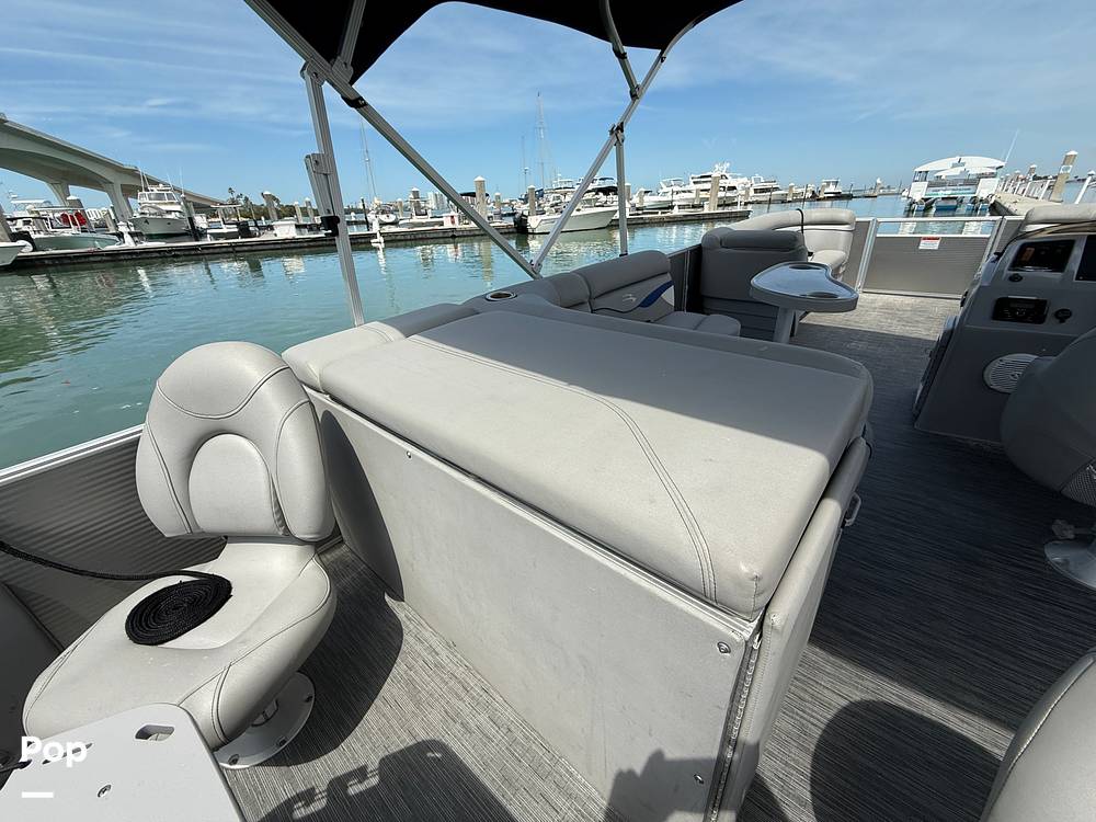 Slide: The Image of Bennington S22 SS Rear Fish 2023 - 15287893