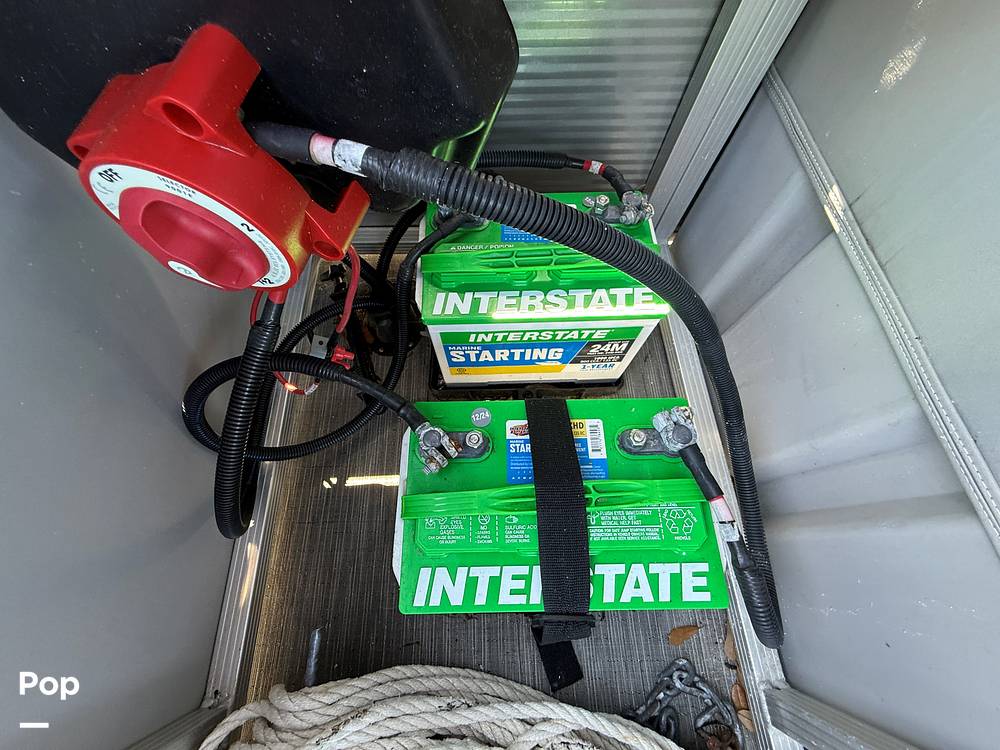 Slide: The Image of Bennington S22 SS Rear Fish 2023 - 15345695