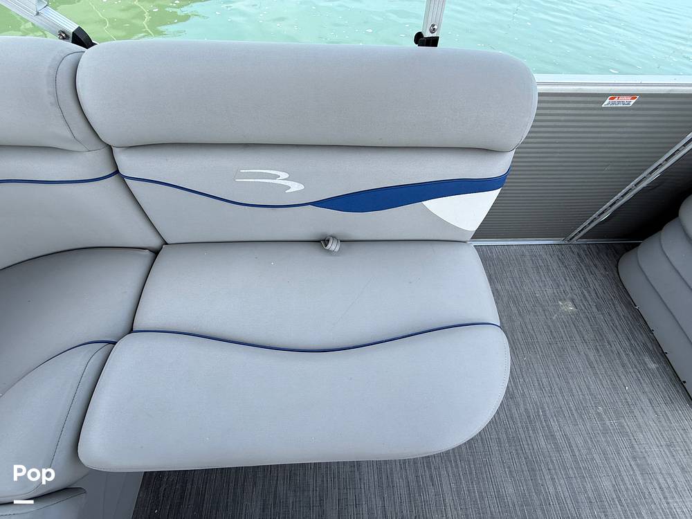 Slide: The Image of Bennington S22 SS Rear Fish 2023 - 15287902