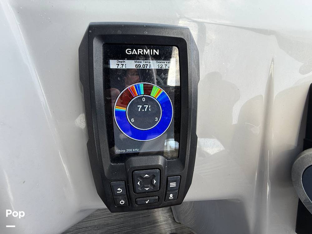 Slide: The Image of Bennington S22 SS Rear Fish 2023 - 15287914