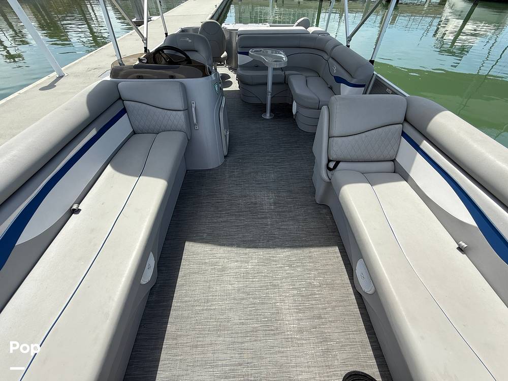 Slide: The Image of Bennington S22 SS Rear Fish 2023 - 15287928