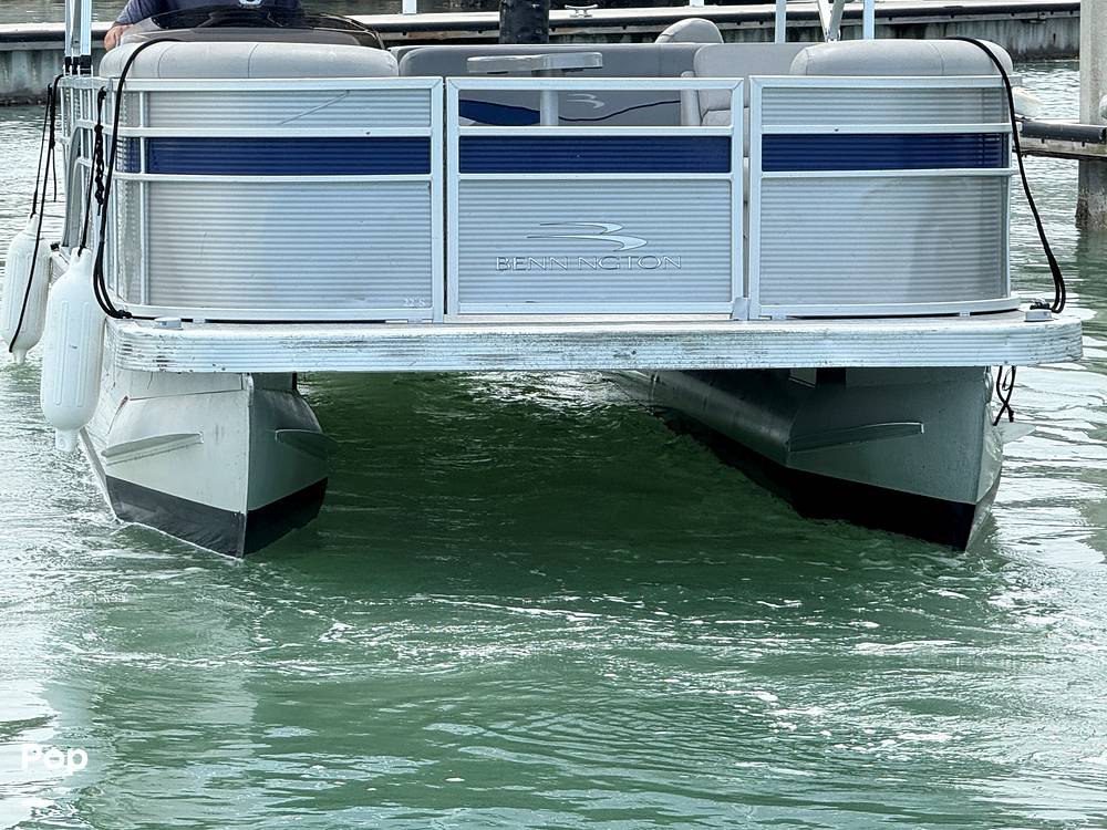 Slide: The Image of Bennington S22 SS Rear Fish 2023 - 15287967