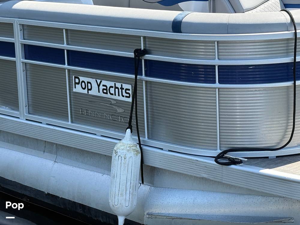 Slide: The Image of Bennington S22 SS Rear Fish 2023 - 15345750