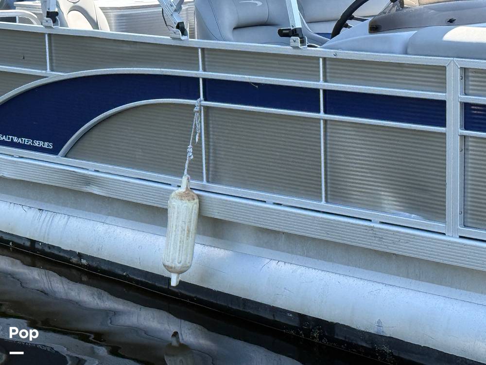 Slide: The Image of Bennington S22 SS Rear Fish 2023 - 15345752