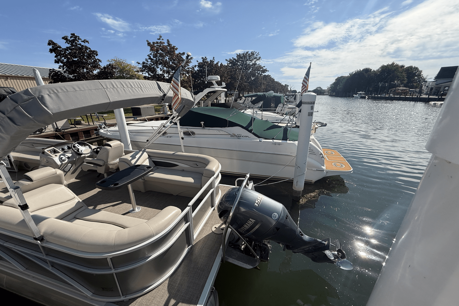Slide: The Image of Bennington S22 TRITOON 2019 - 3