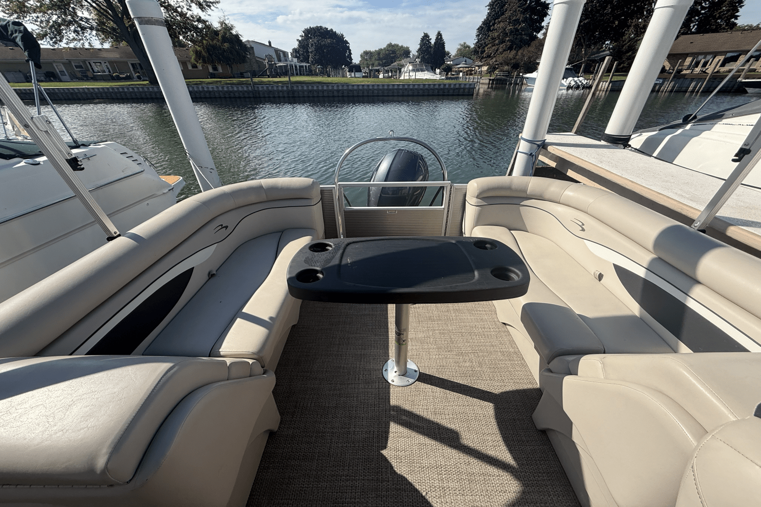 Slide: The Image of Bennington S22 TRITOON 2019 - 6