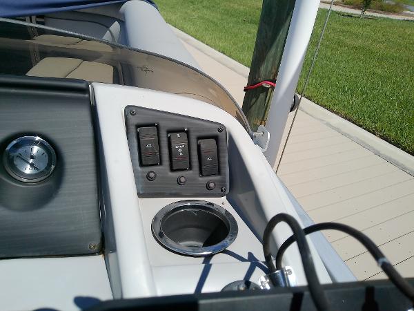 Slide: The Image of Control panel of 2020 Bennington SV 20 SLV boat with cup holder. - 22