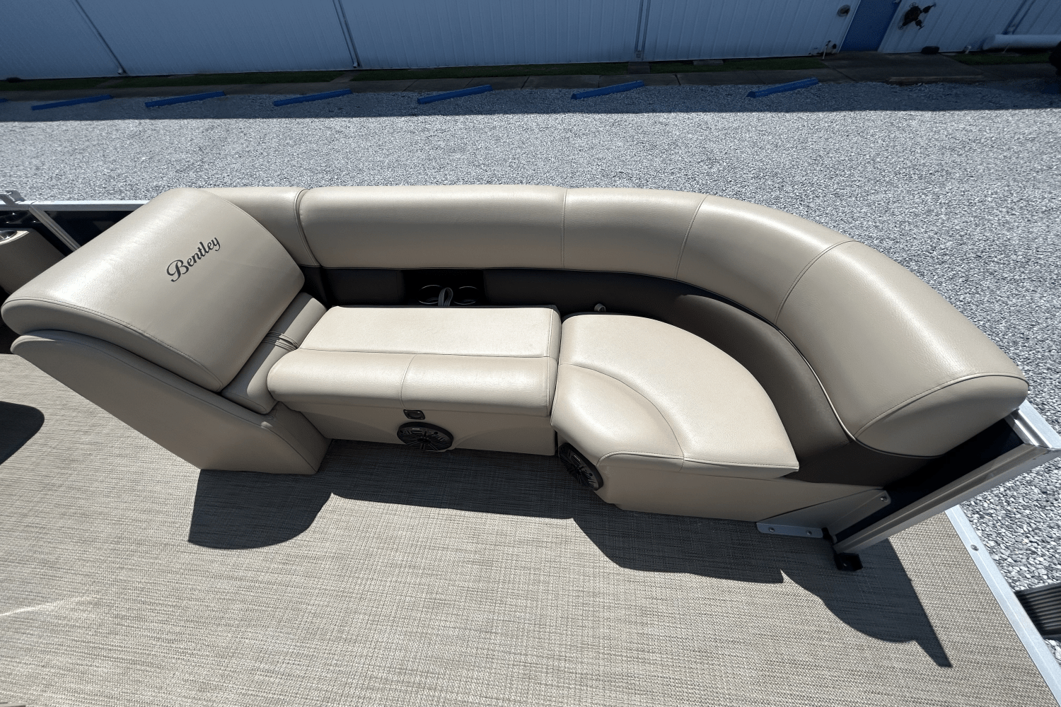 Slide: The Image of Bentley 222 NAVIGATION 2022 - 4