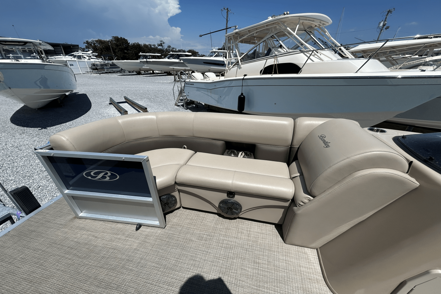 Slide: The Image of Bentley 222 NAVIGATION 2022 - 5