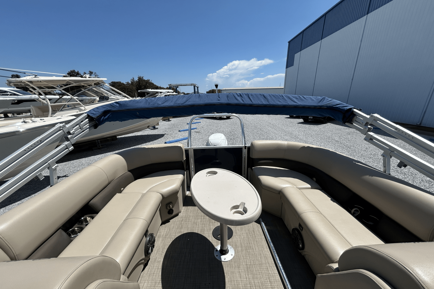 Slide: The Image of Bentley 222 NAVIGATION 2022 - 8