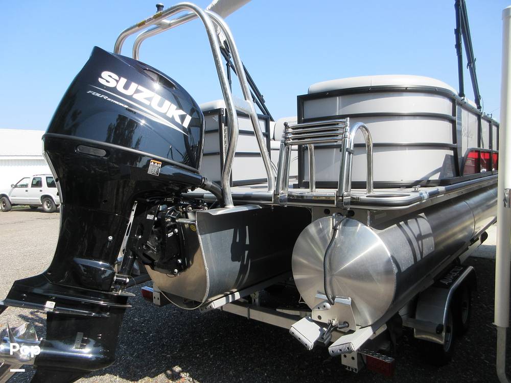 Slide: The Image of Bentley 223 FISH CW FT 2024 - 15427100