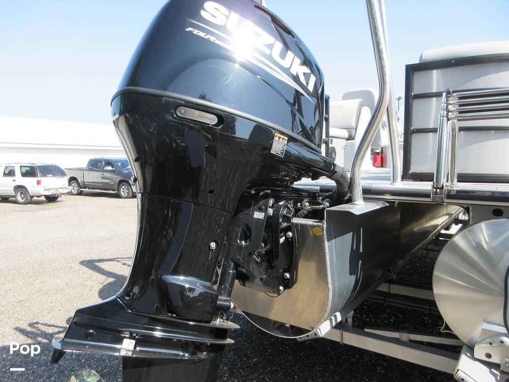 Slide: The Image of Bentley 223 FISH CW FT 2024 - 15427102