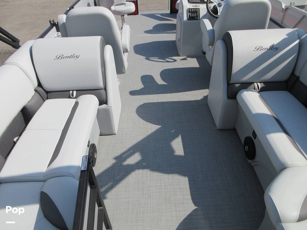 Slide: The Image of Bentley 223 FISH CW FT 2024 - 15427109