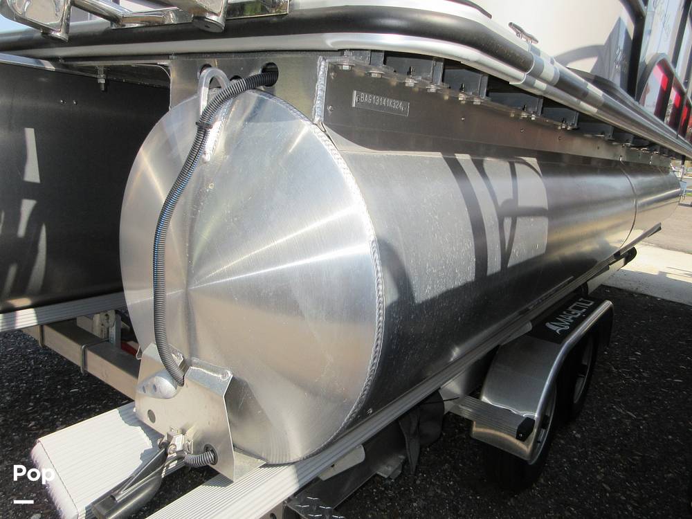 Slide: The Image of Bentley 223 FISH CW FT 2024 - 15427110