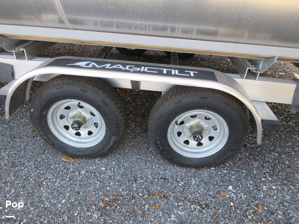 Slide: The Image of Bentley 223 FISH CW FT 2024 - 15427124