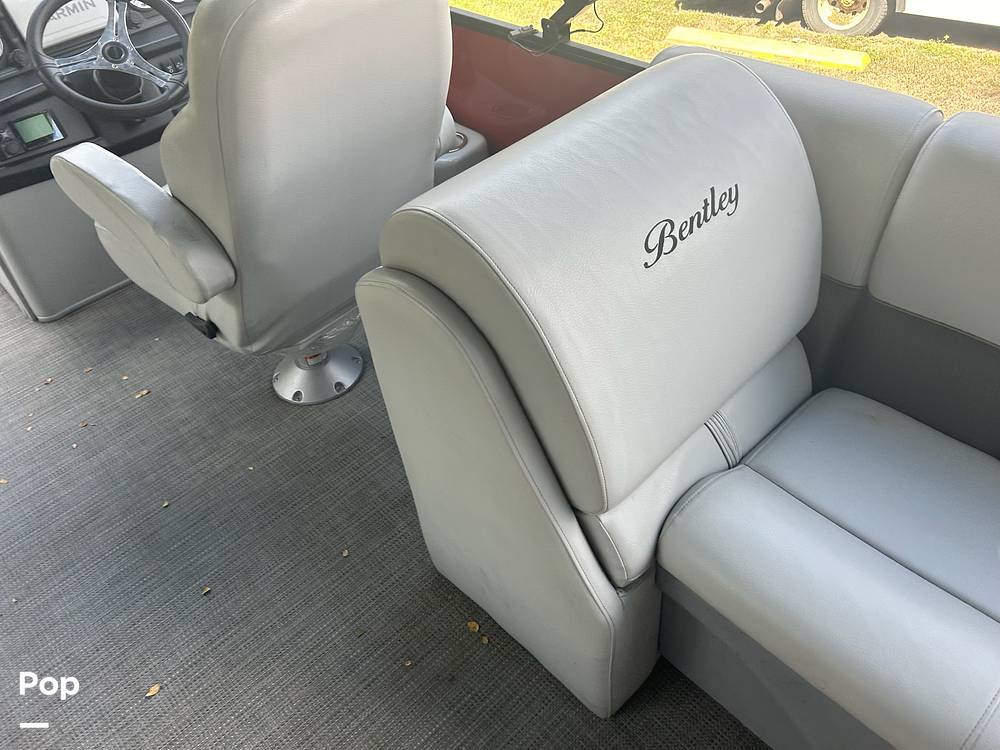 Slide: The Image of Bentley 240 Navigator 2023 - 32