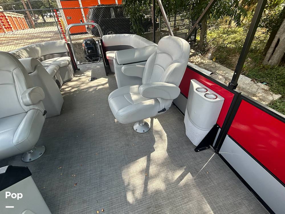 Slide: The Image of Bentley 240 Navigator 2023 - 48