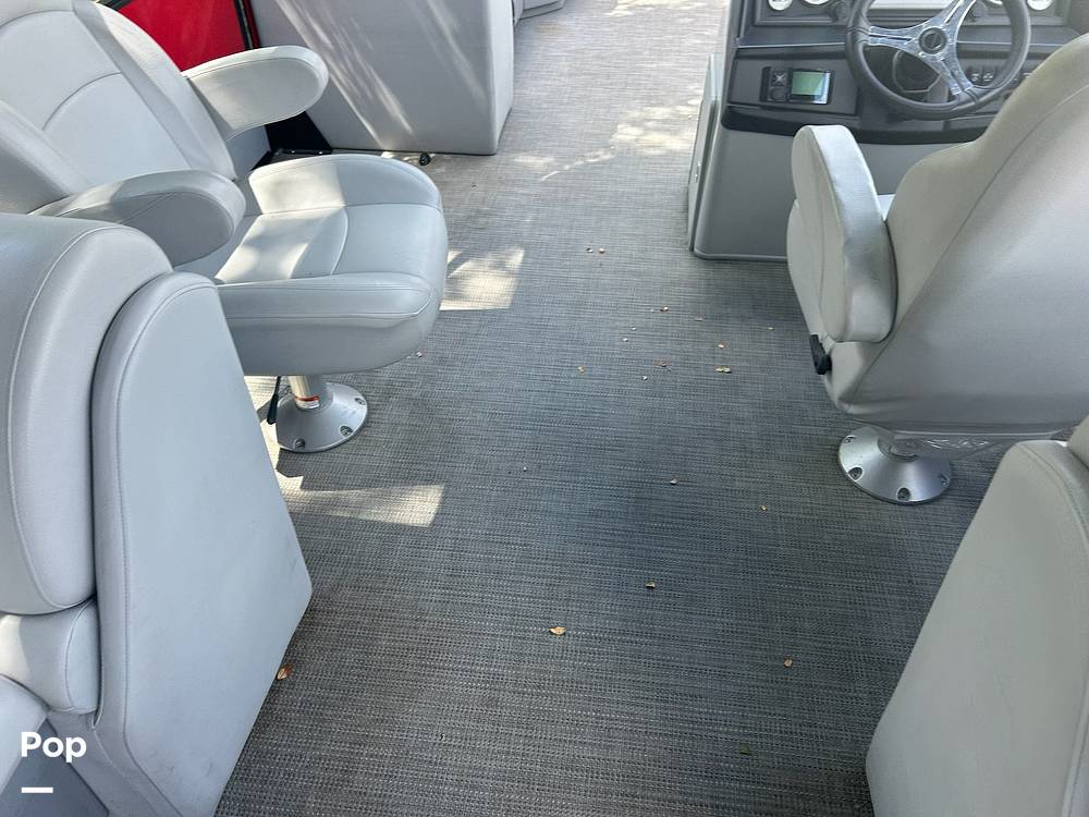 Slide: The Image of Bentley 240 Navigator 2023 - 53