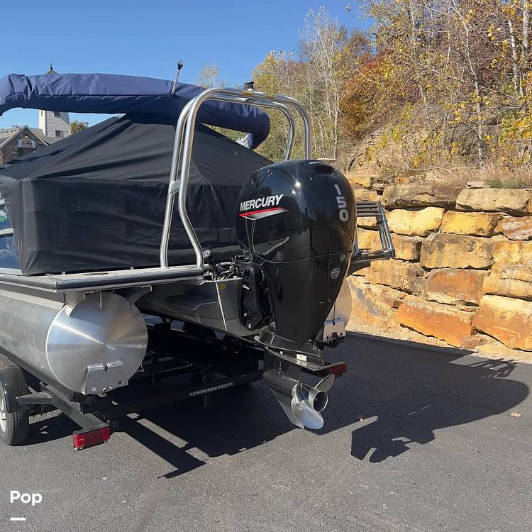 Slide: The Image of Bentley c220 sb 2022 - 15753192