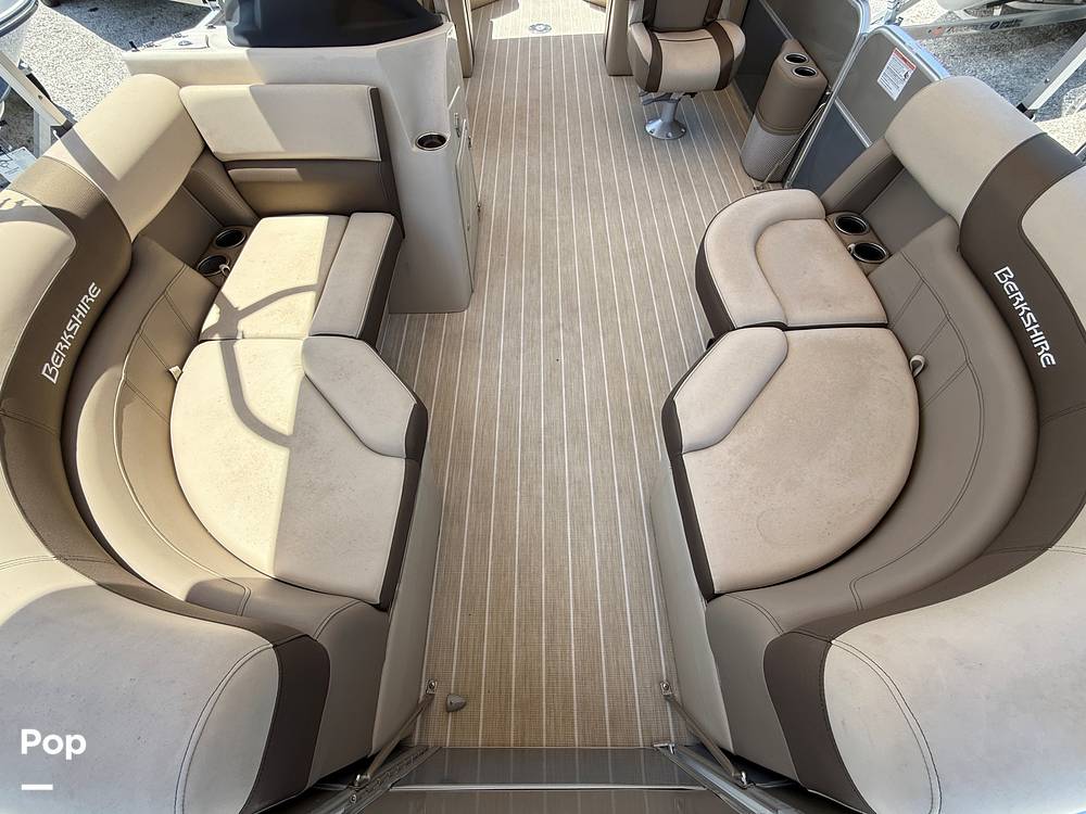 Slide: The Image of Bow Seating With Storage - 15394858