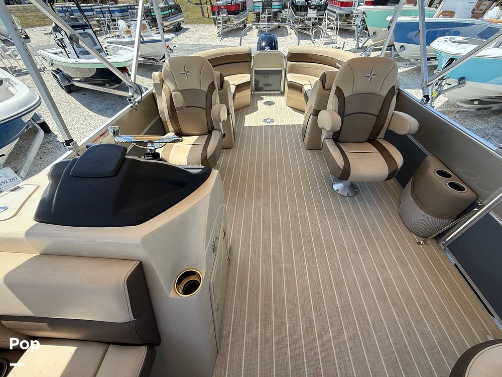 Slide: The Image of Vinyl Flooring - 15394859