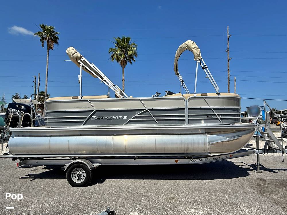 Slide: The Image of Berkshire 22RFX CTS 3.0 2023 - 15394895