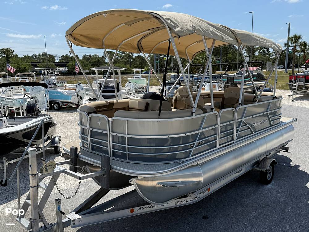 Slide: The Image of Berkshire 22RFX CTS 3.0 2023 - 15394898