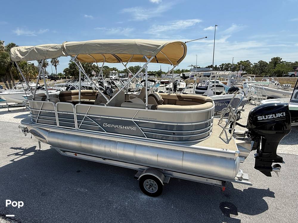 Slide: The Image of Berkshire 22RFX CTS 3.0 2023 - 15394901