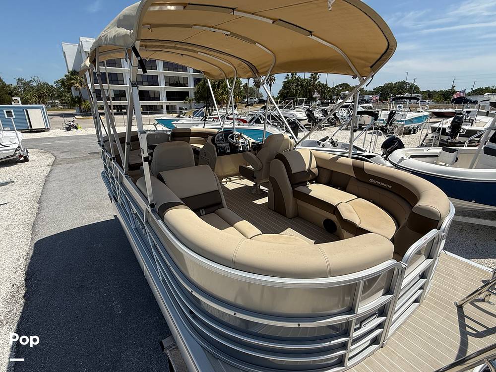 Slide: The Image of Berkshire 22RFX CTS 3.0 2023 - 15394905