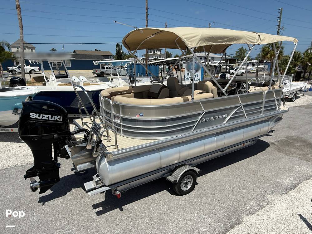 Slide: The Image of Berkshire 22RFX CTS 3.0 2023 - 15394907