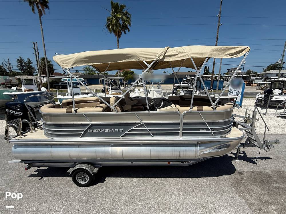 Slide: The Image of Berkshire 22RFX CTS 3.0 2023 - 15394909