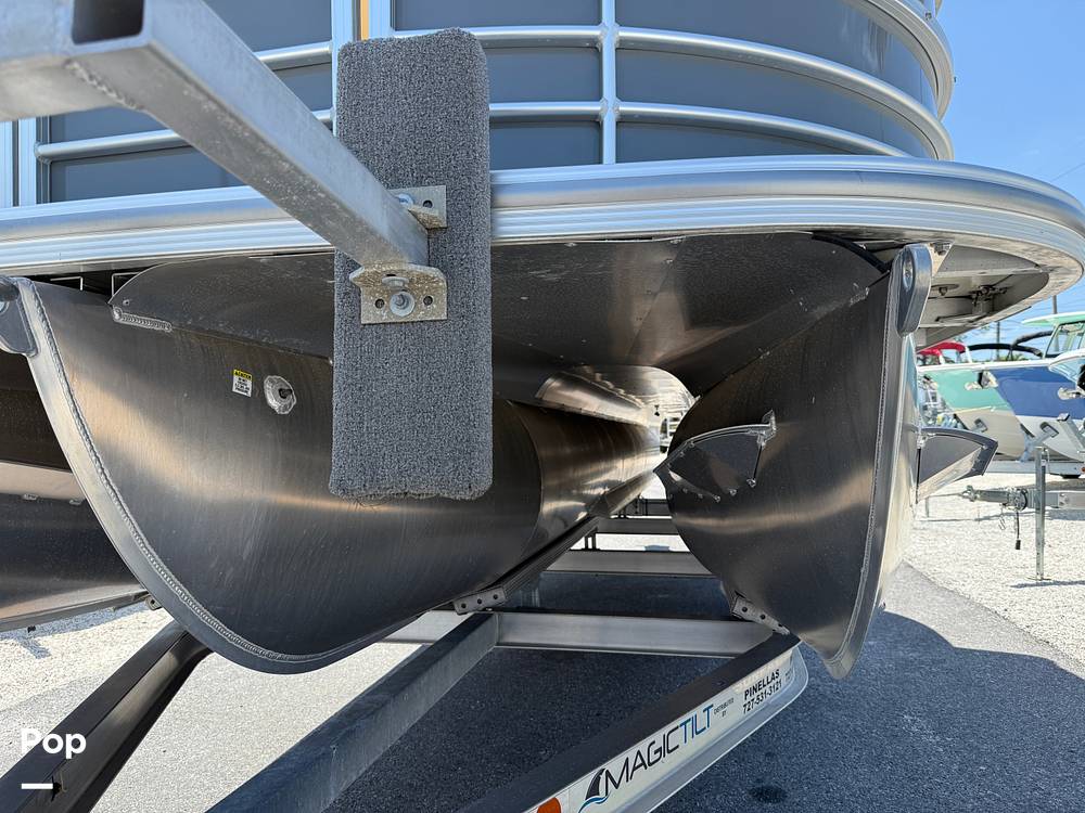 Slide: The Image of Berkshire 22RFX CTS 3.0 2023 - 15395001