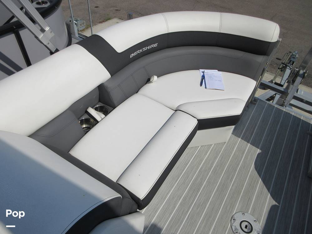 Slide: The Image of Berkshire 24 UL CTS 3.0 2023 - 15427146