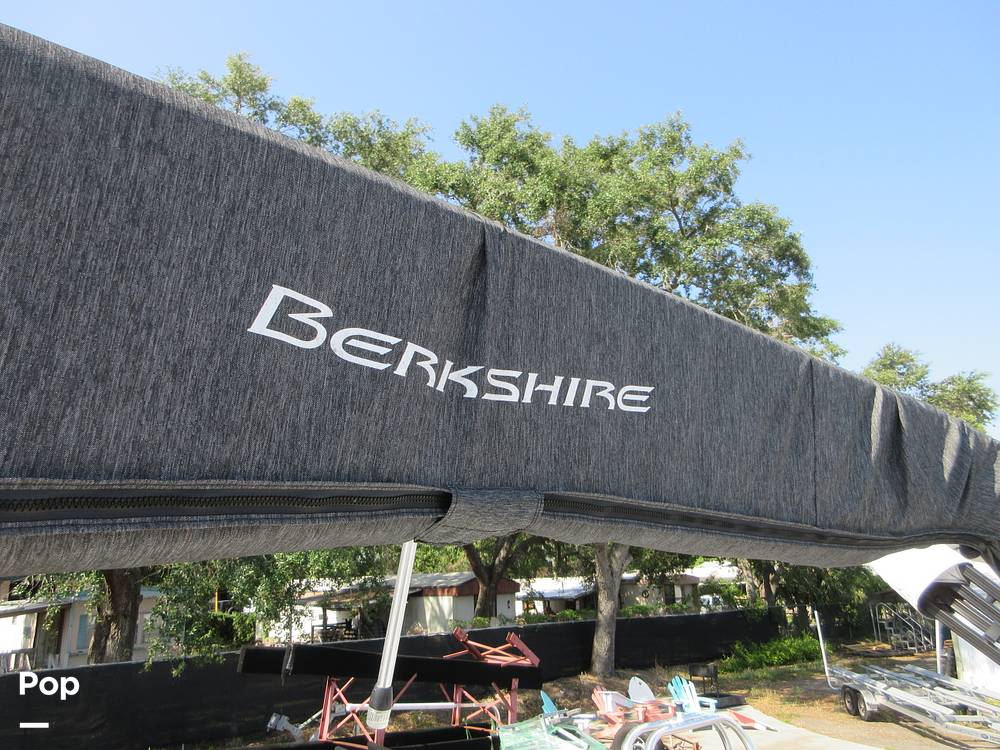 Slide: The Image of Berkshire 24 UL CTS 3.0 2023 - 15427177