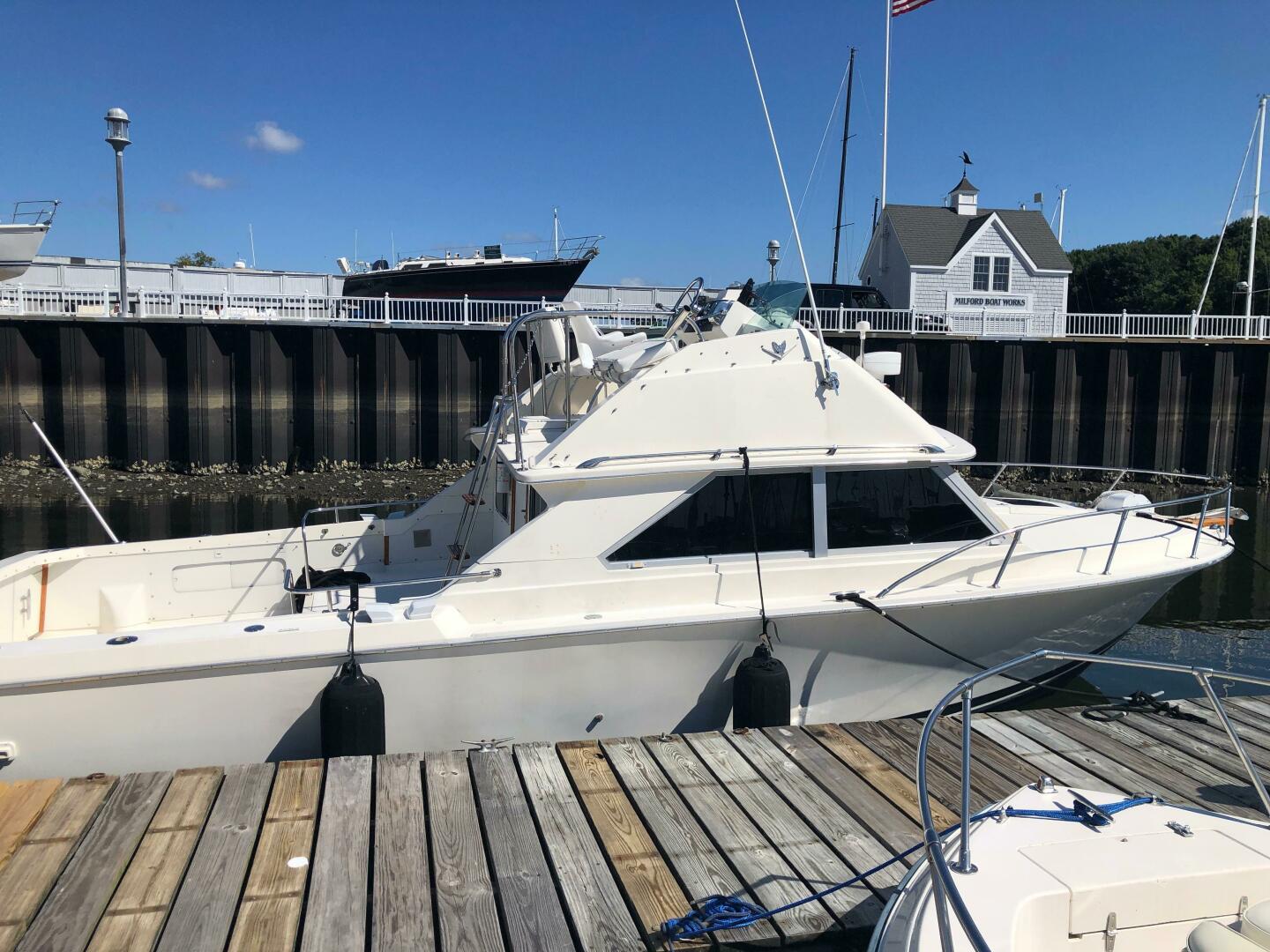 Slide: The Image of Bertram 28 Flybridge Cruiser 1986 - 4910654
