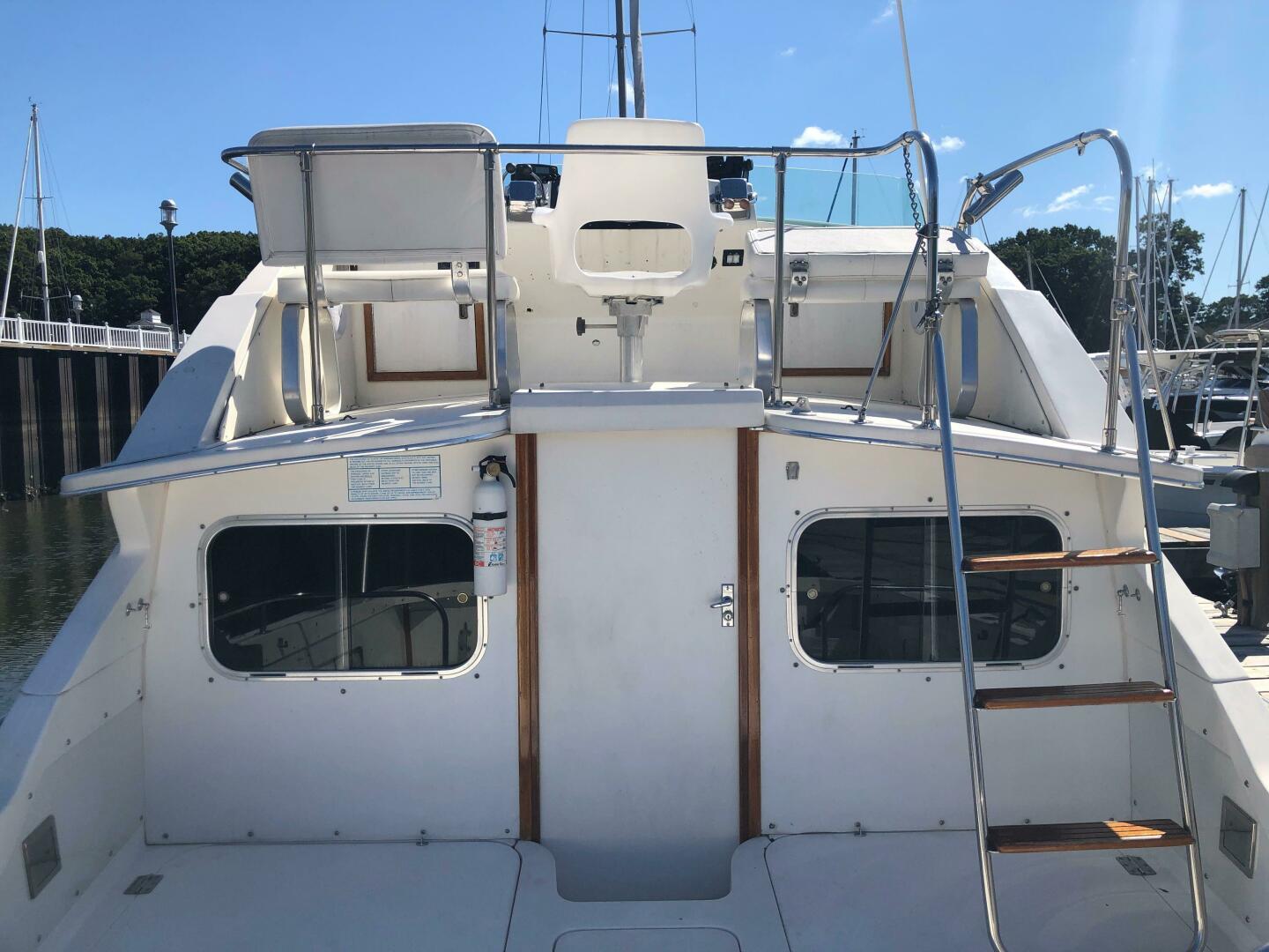 Slide: The Image of Bertram 28 Flybridge Cruiser 1986 - 4910655