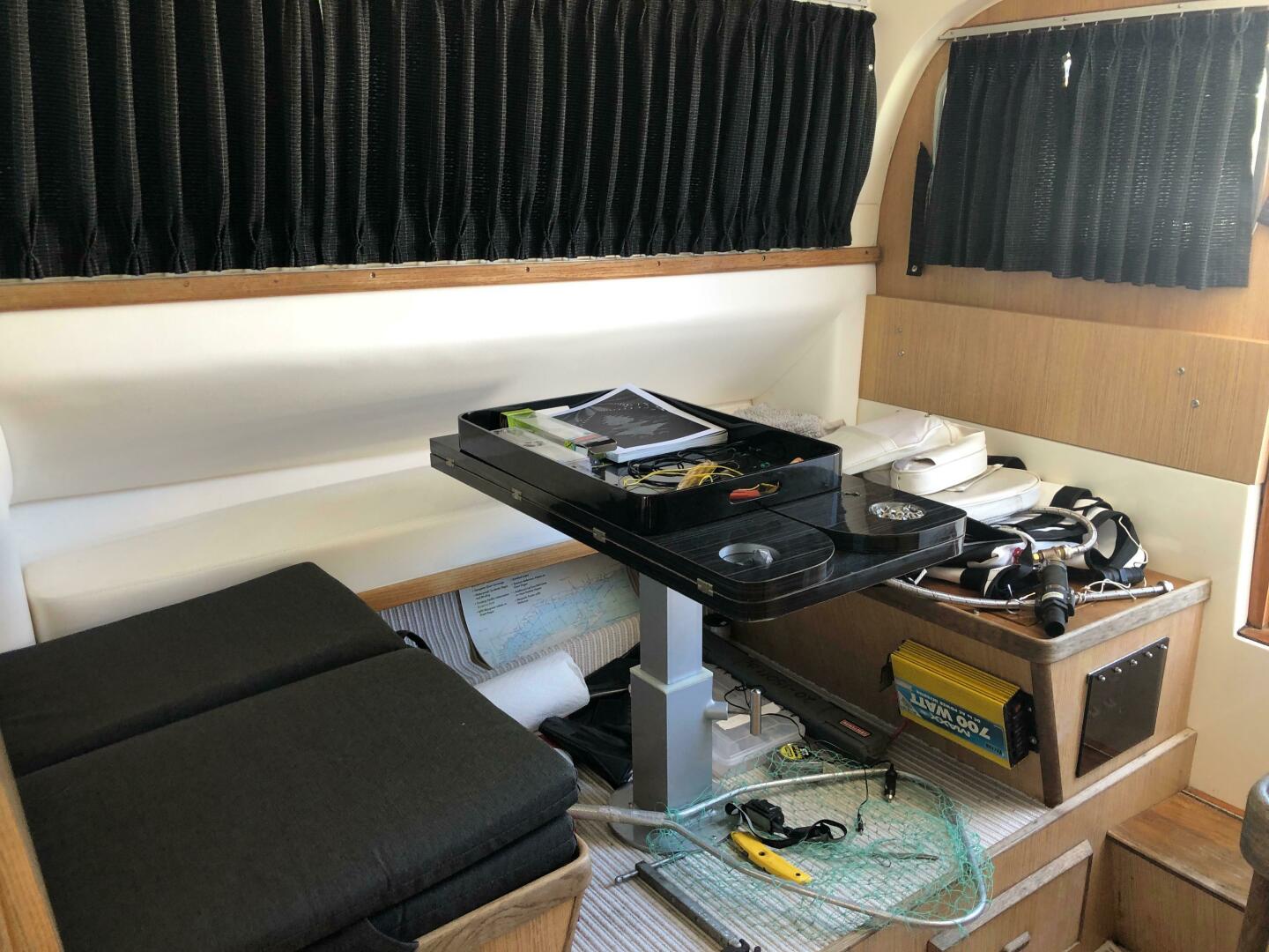 Slide: The Image of Bertram 28 Flybridge Cruiser 1986 - 4910667