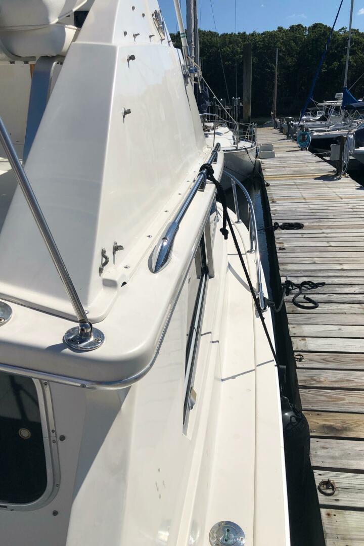 Slide: The Image of Bertram 28 Flybridge Cruiser 1986 - 4910675
