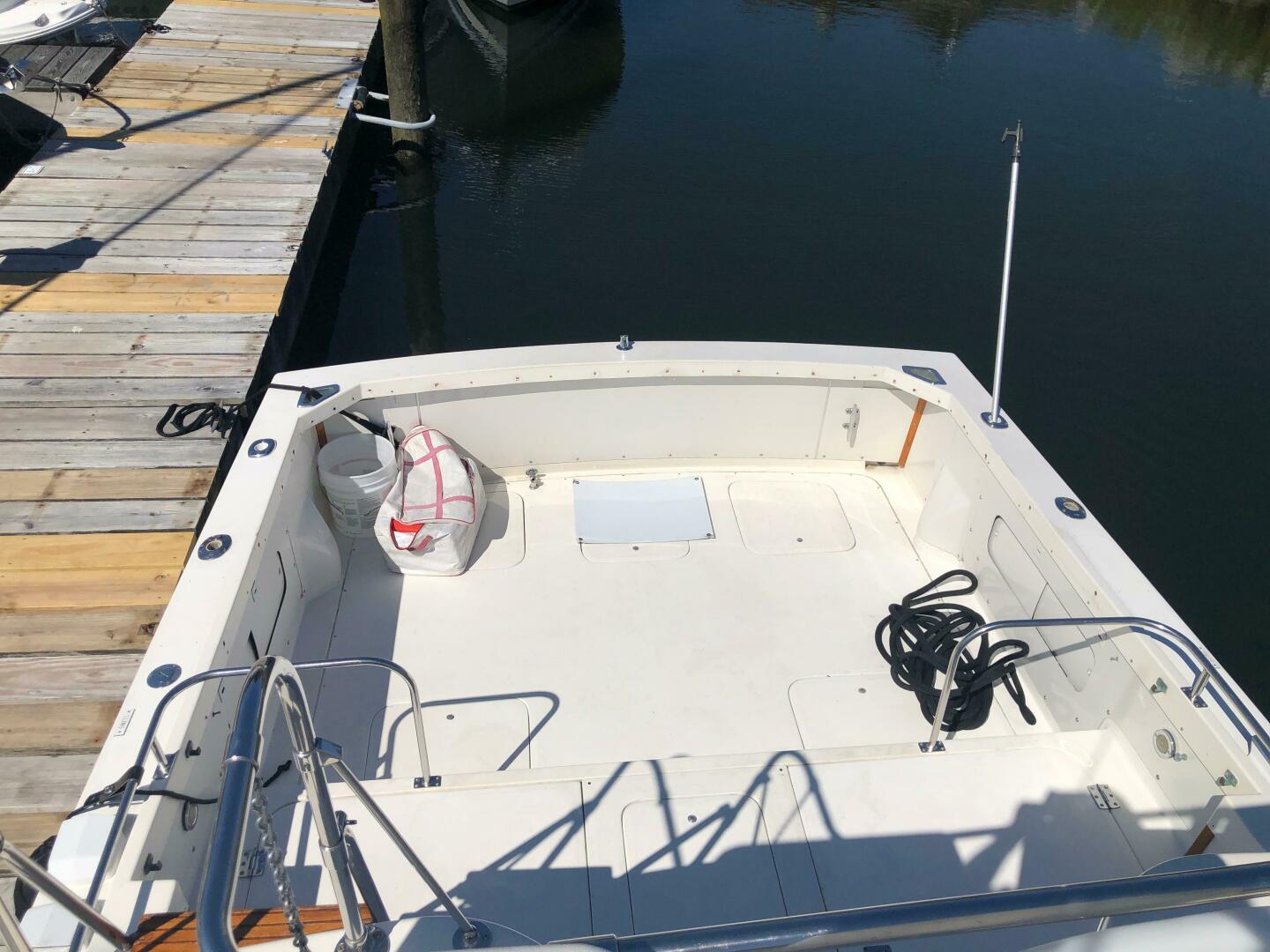 Slide: The Image of Bertram 28 Flybridge Cruiser 1986 - 4910690