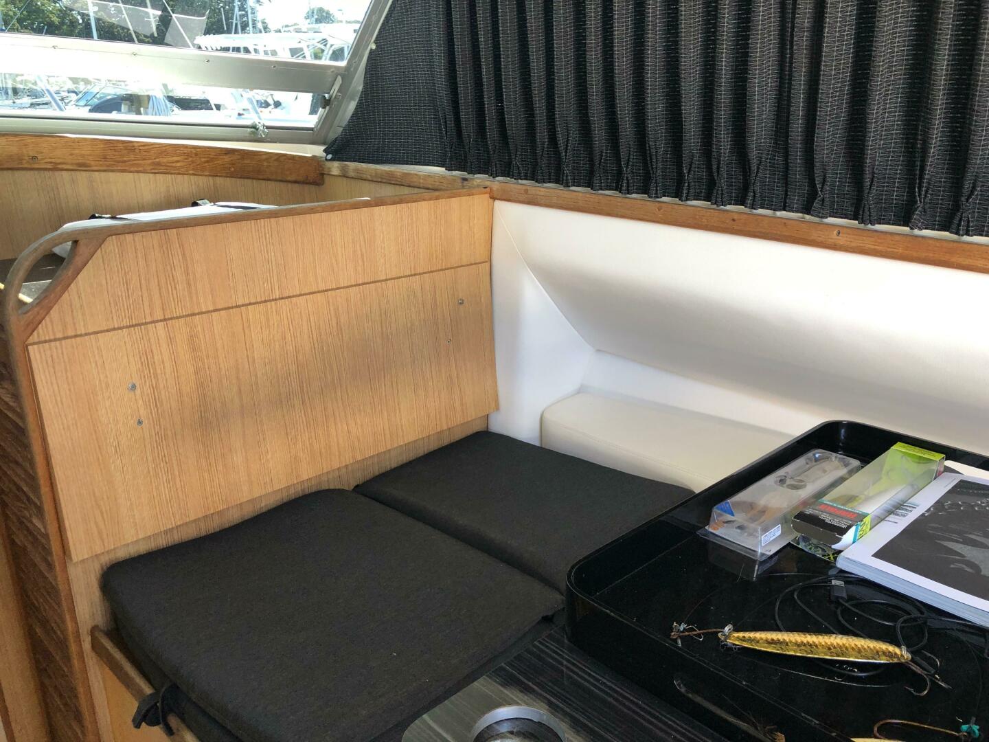 Slide: The Image of Bertram 28 Flybridge Cruiser 1986 - 4910697