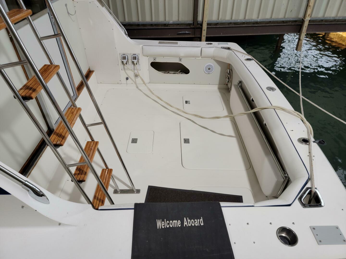 Slide: The Image of Bertram 33 Flybridge Cruiser 1983 - 4438424