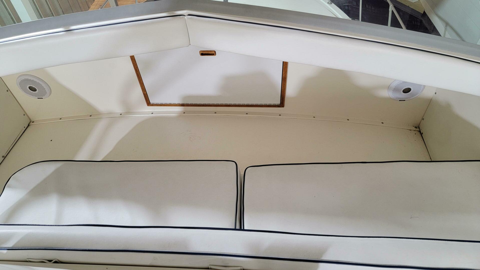 Slide: The Image of Bertram 33 Flybridge Cruiser 1983 - 4438440