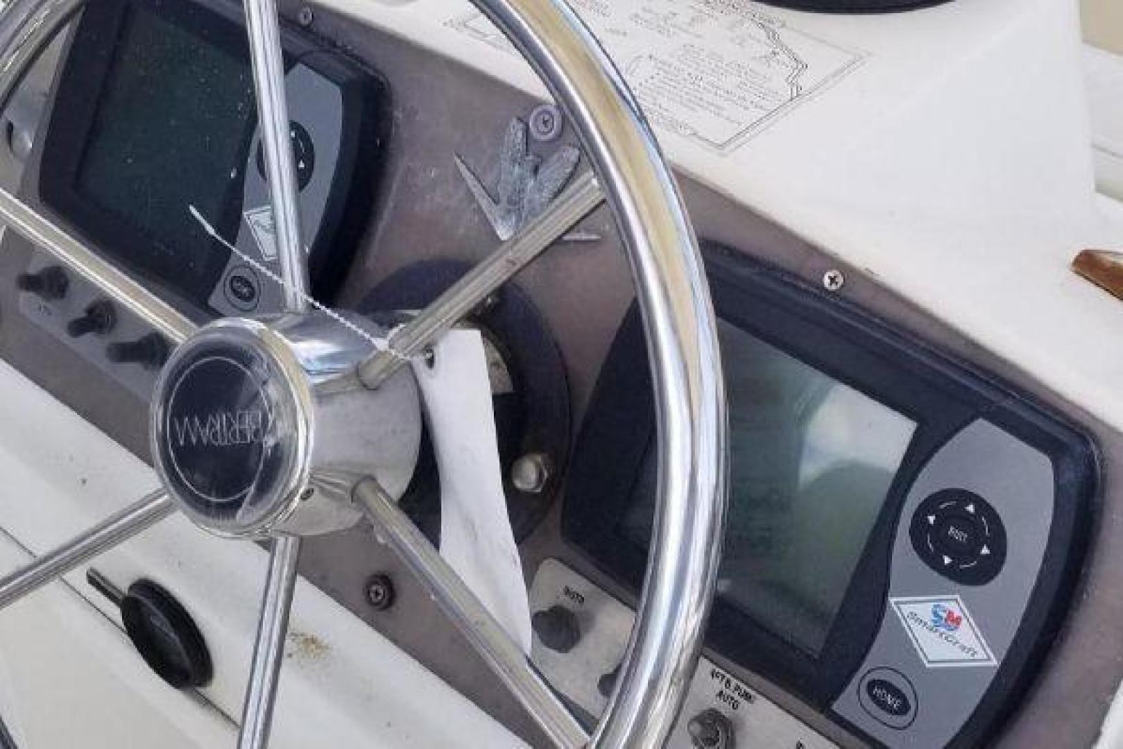 Slide: The Image of Bertram 33 Flybridge Cruiser 1987 - 3707529