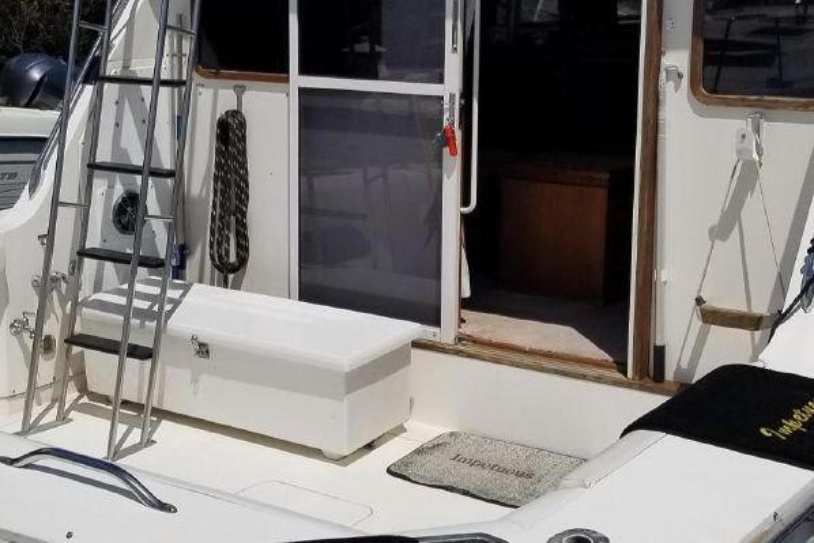 Slide: The Image of Bertram 33 Flybridge Cruiser 1987 - 3707536