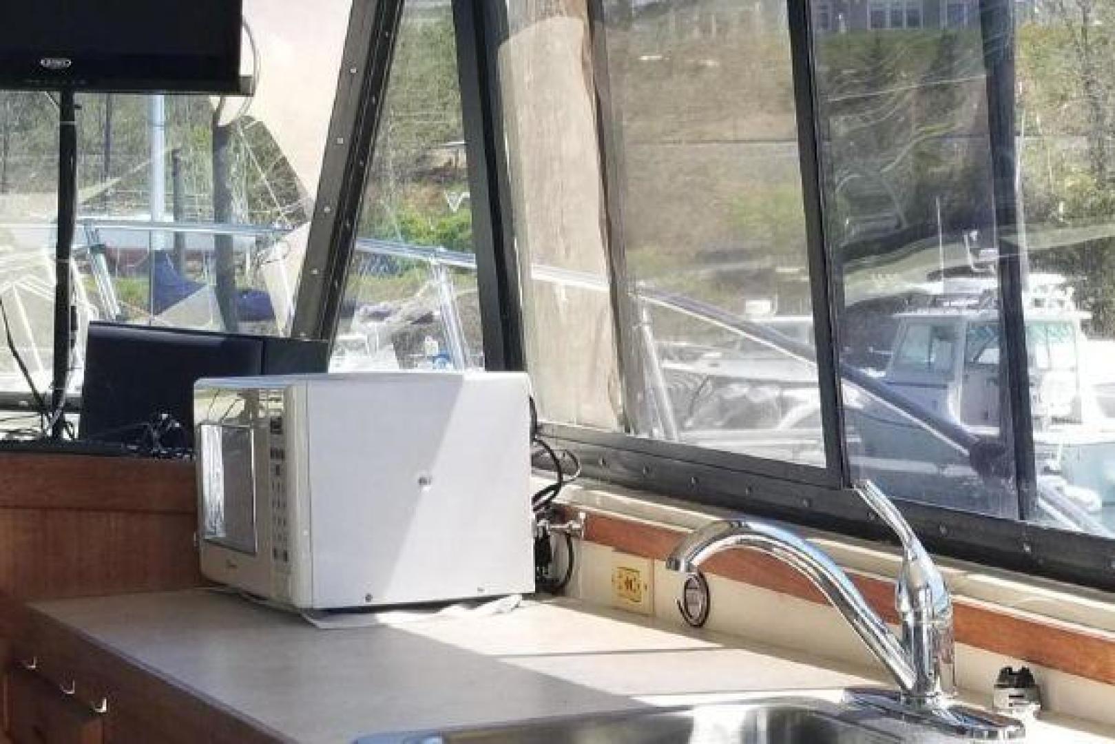 Slide: The Image of Bertram 33 Flybridge Cruiser 1987 - 3707511