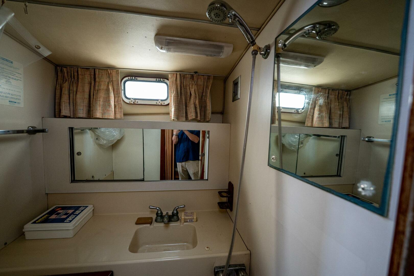 Slide: The Image of Bertram 33 Sport Fish 1984 - 5114999