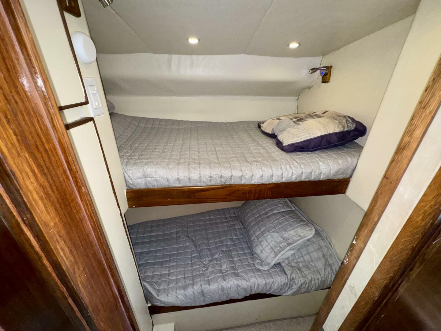 Slide: The Image of Bertram 37' Convertible 1987 - 5567254