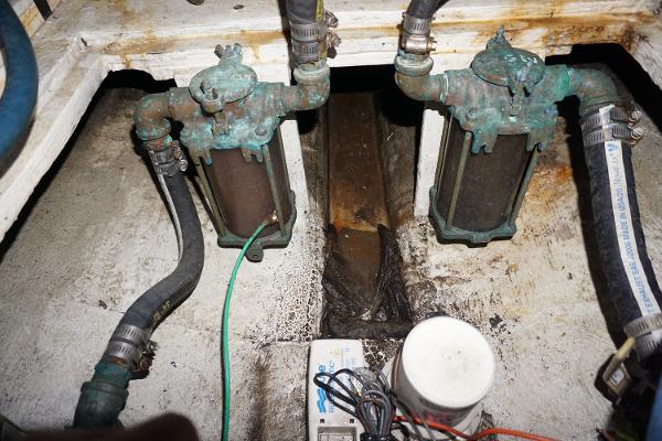 Slide: The Image of 1987 37 Bertram 37 Convertible RIDGEBACK Engine Room - 41