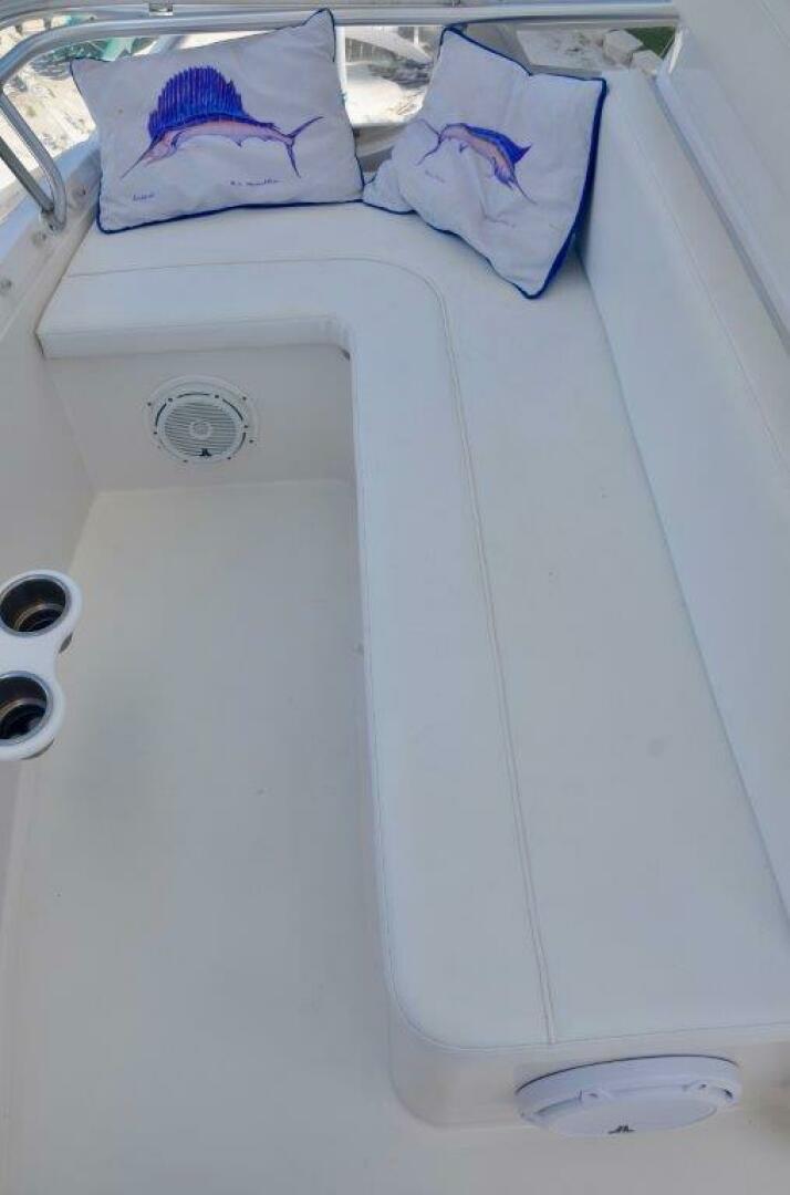 Slide: The Image of Bertram 39 Idle Hour-Hull Seating 2000 Bertram 39 Idle Hour - 4448951