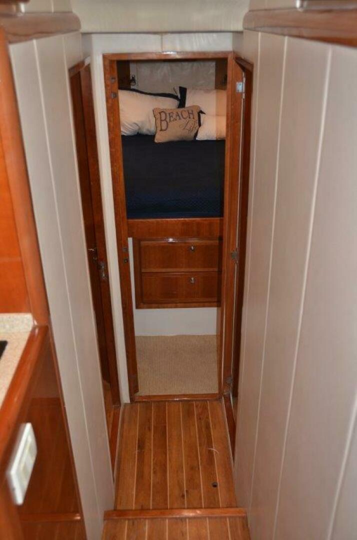 Slide: The Image of Bertram 39 Idle Hour-Galley 2000 Bertram 39 Idle Hour - 4448966